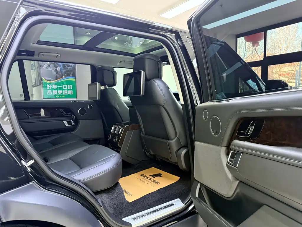 Land Rover Range Rover 2022 3.0 L6 400PS Autobiography Long Wheelbase Classic Edition 2022 - thumbnail 11