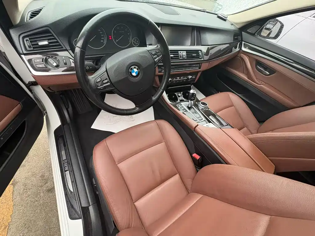 BMW BMW 5 Series 2014 525Li Luxury Design Package 2015 - thumbnail 6