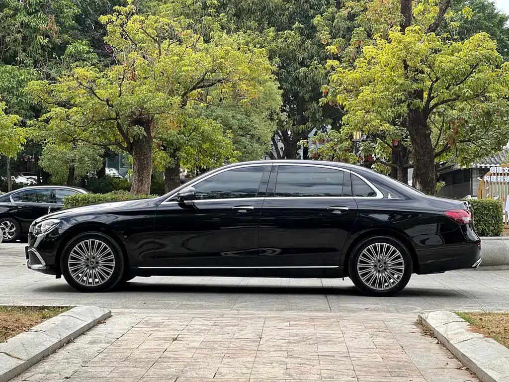 Mercedes-Benz Mercedes-Benz E-Class 2023 Model Year Facelift E 300 L Fashion Edition 2023 - thumbnail 3