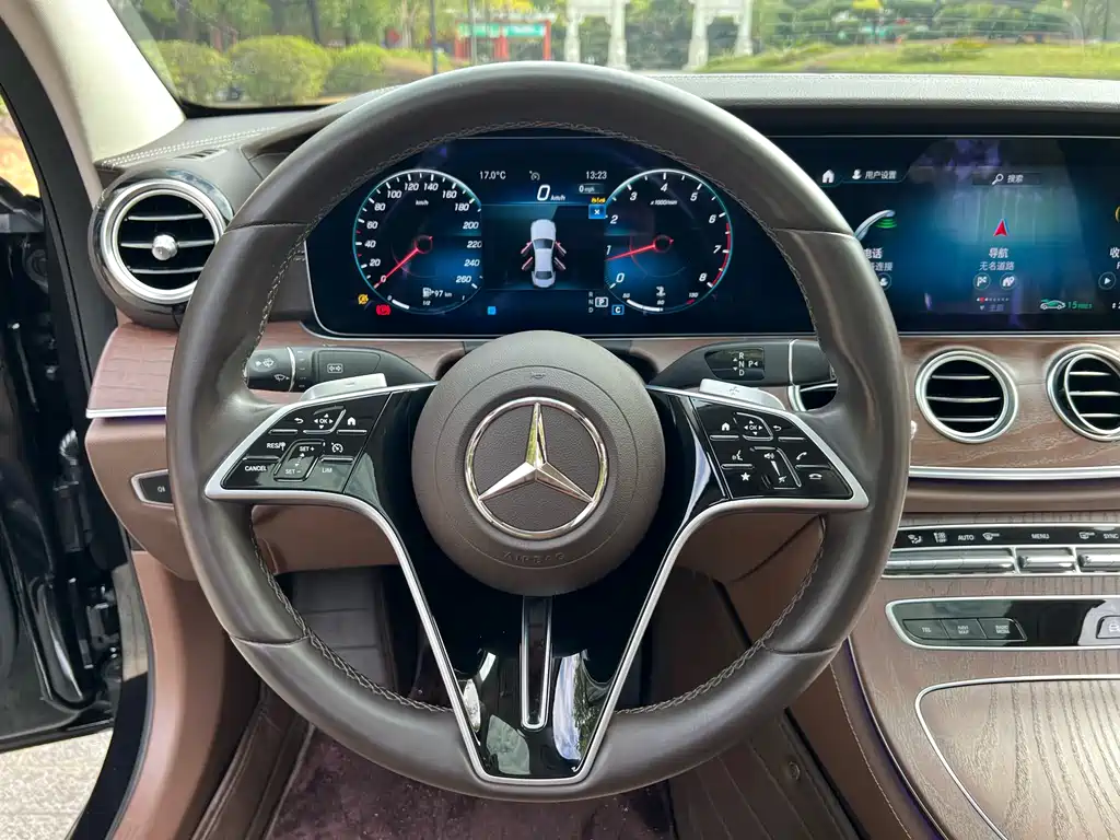 Mercedes-Benz Mercedes-Benz E-Class 2023 Model Year Facelift E 300 L Fashion Edition 2023 - thumbnail 4