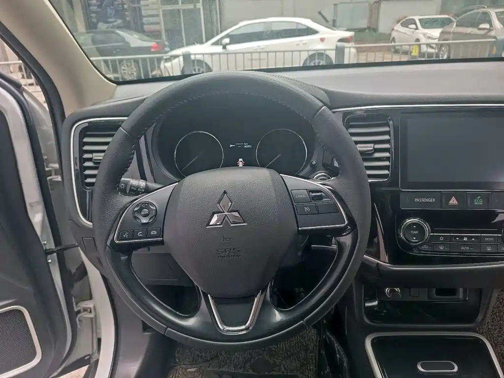 Mitsubishi Outlander 2019 2.0L 2WD Comfort Edition 5-seater China VI 2019 - thumbnail 14