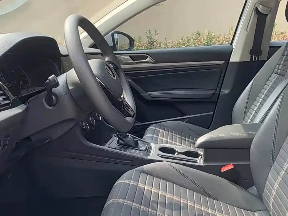 Volkswagen Volkswagen Lavida 2022 1.5L Automatic Comfort Edition 2022 - thumbnail 3