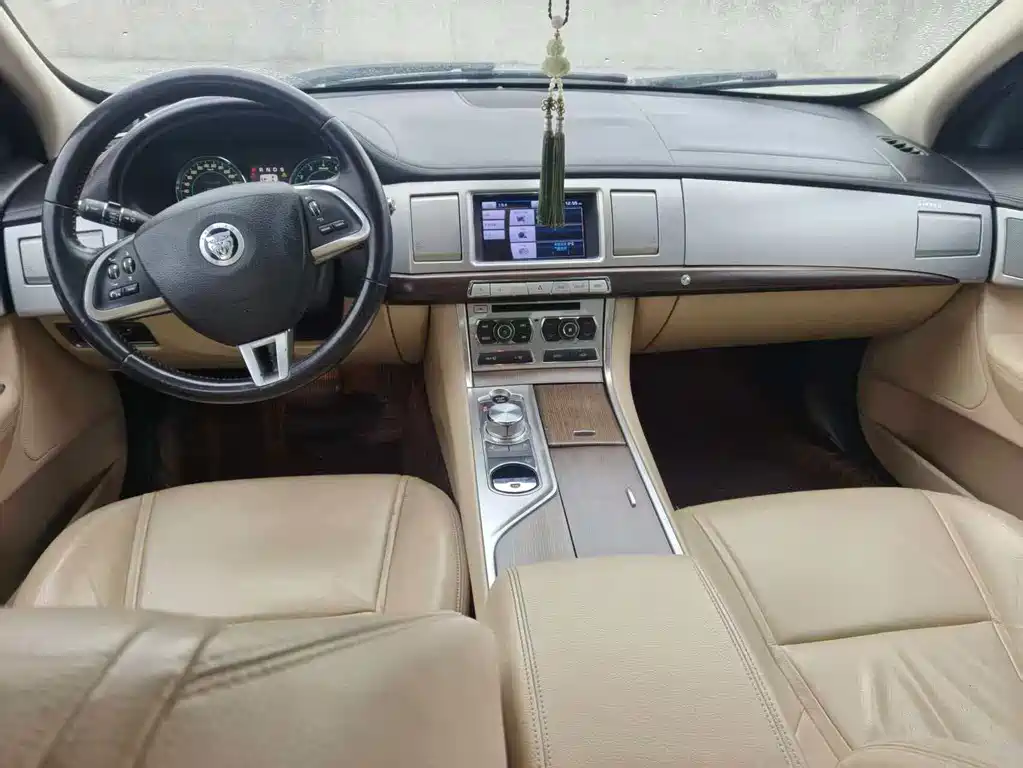 Jaguar Jaguar XF 2012 XF 3.0L V6 Portfolio 2012 - thumbnail 6