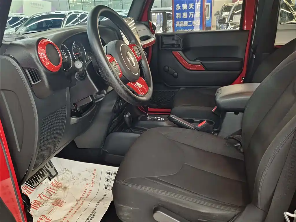 Jeep Jeep Wrangler 2015 3.6L Rubicon Two-Door Comfort Edition 2016 - thumbnail 4
