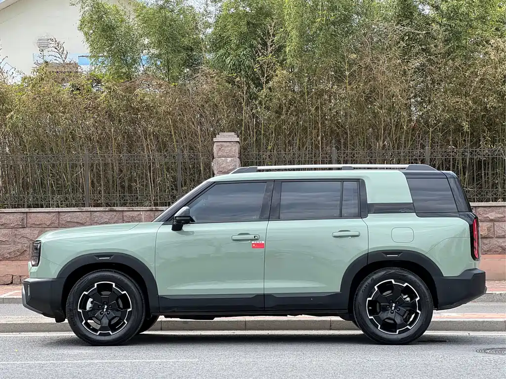 Beijing Off-Road Beijing Off-road BJ30 2024 1.5T Magic Nuclear Electric Drive Advanced Edition 2025 - thumbnail 4