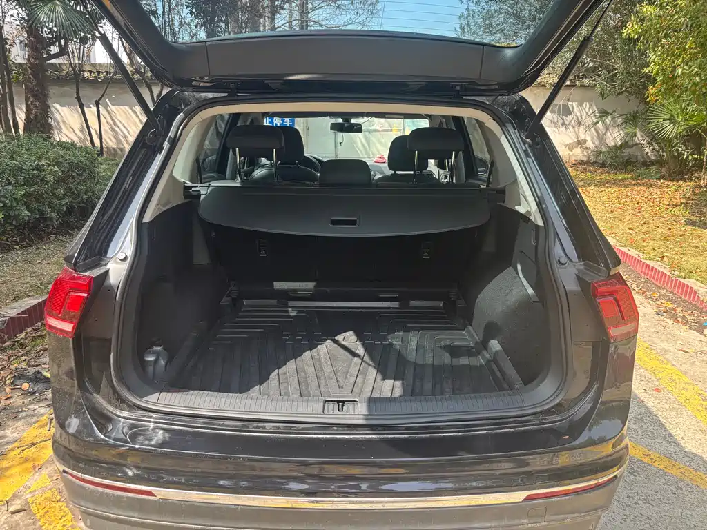 Volkswagen Tiguan L 2019 330TSI Automatic 2WD Panoramic Comfort Edition China VI 2019 - thumbnail 10