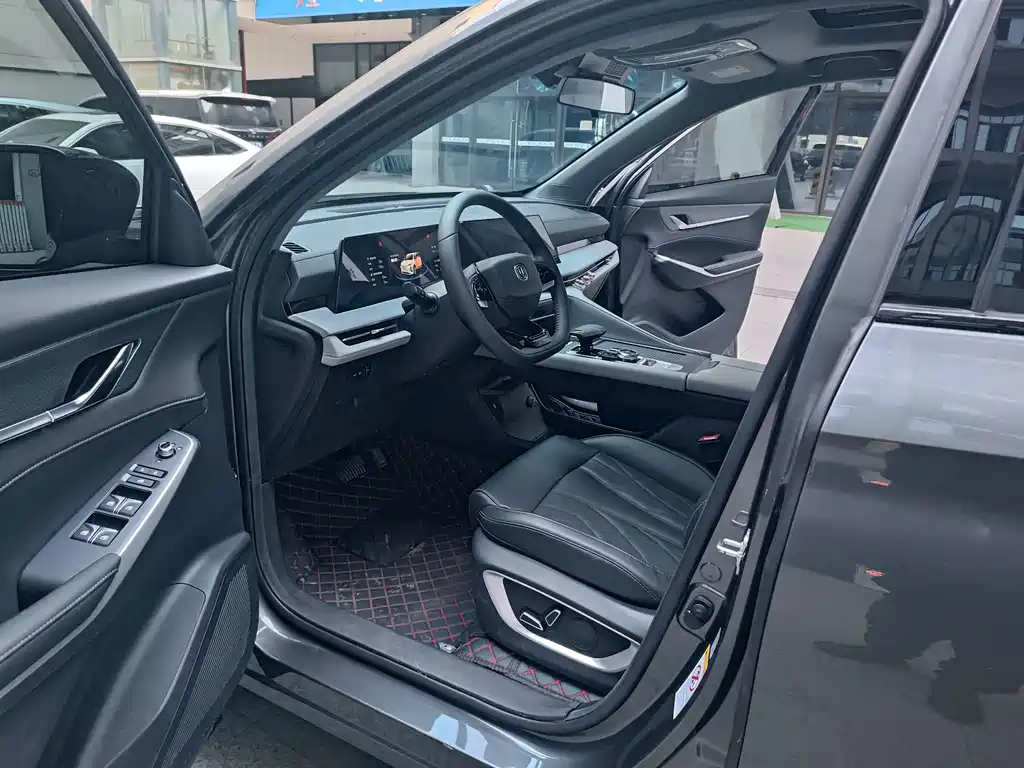 Changan Changan CS75 PLUS 2024 3rd Generation Champion Edition 1.5T Intelligent Drive Dynamic Navigation Model 2024 - thumbnail 10