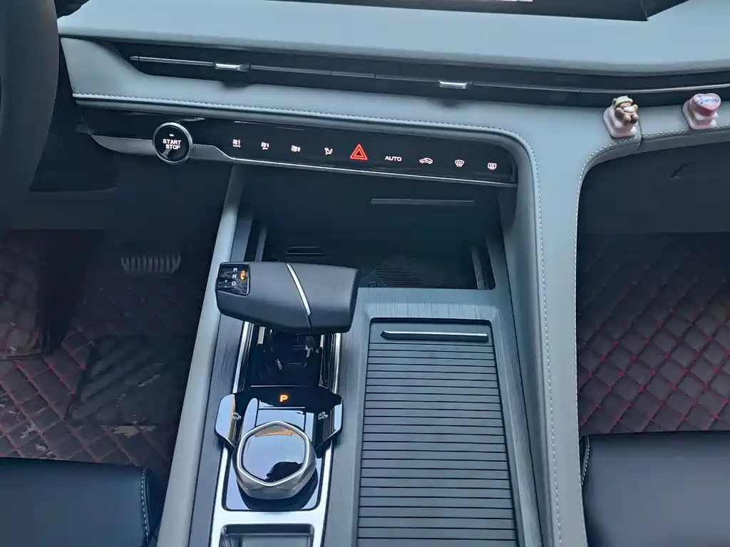 Changan Changan CS75 PLUS 2024 3rd Generation Champion Edition 1.5T Intelligent Drive Dynamic Navigation Model 2024 - thumbnail 17