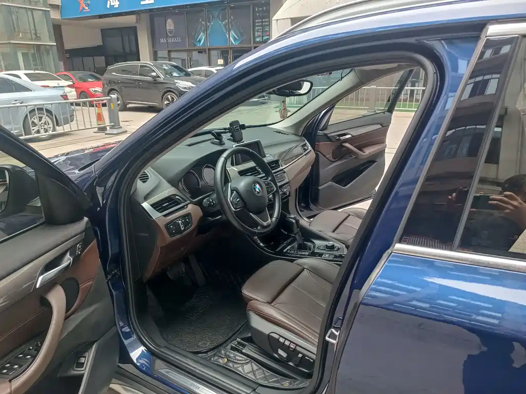 BMW BMW X1 2019 sDrive18Li Premium Model 2019 - thumbnail 9