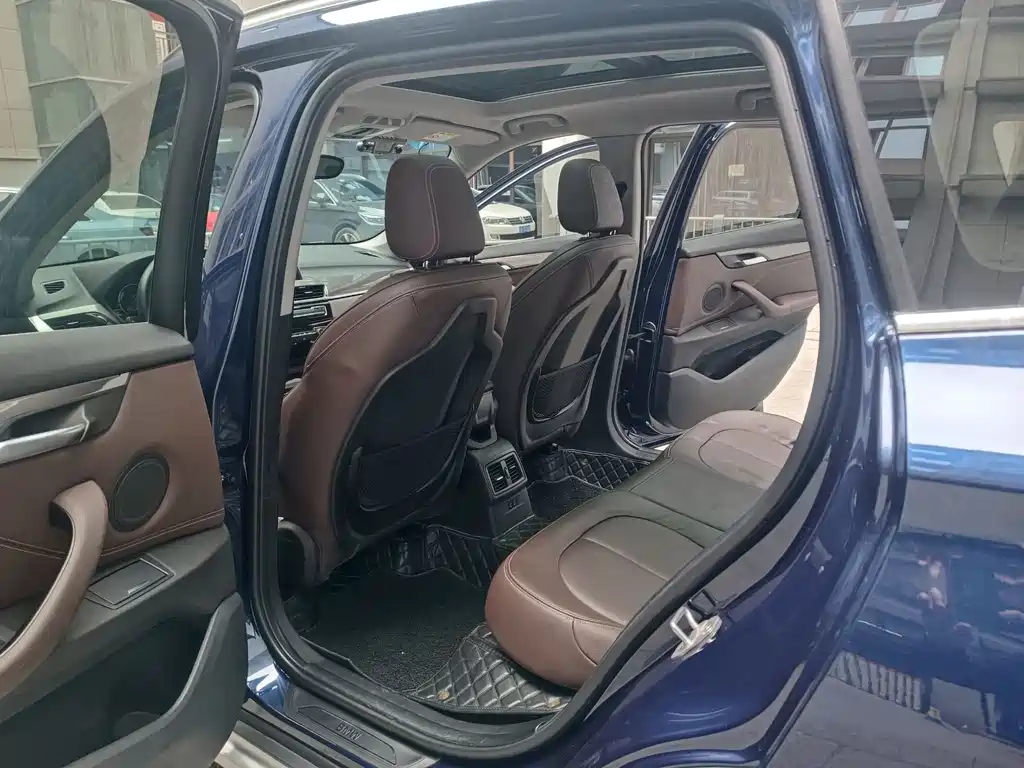 BMW BMW X1 2019 sDrive18Li Premium Model 2019 - thumbnail 10