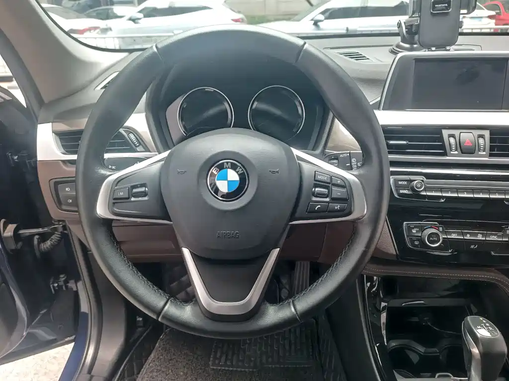 BMW BMW X1 2019 sDrive18Li Premium Model 2019 - thumbnail 14