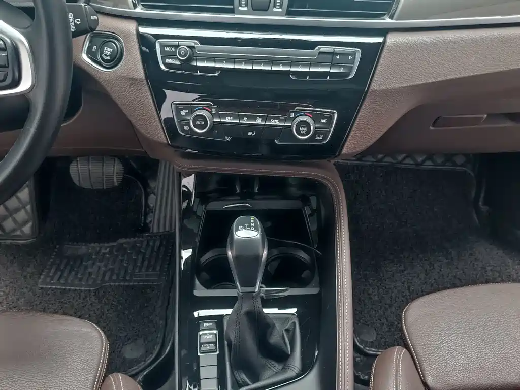 BMW BMW X1 2019 sDrive18Li Premium Model 2019 - thumbnail 15
