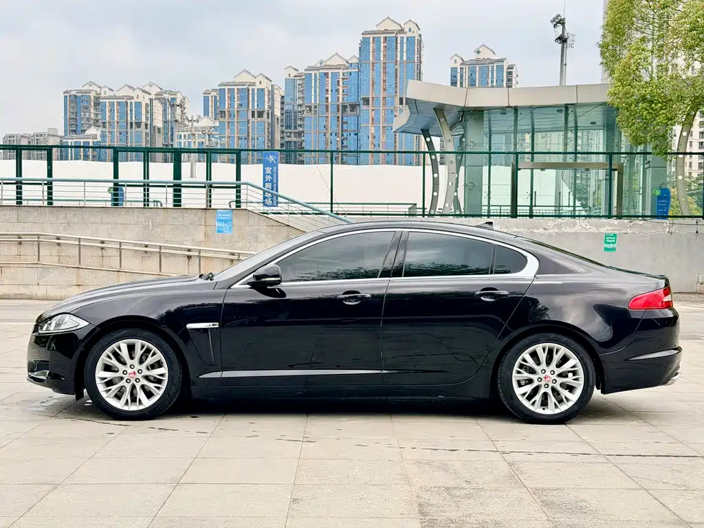 Jaguar Jaguar XF 2015 XF 2.0T Luxury Edition 2014 - thumbnail 2