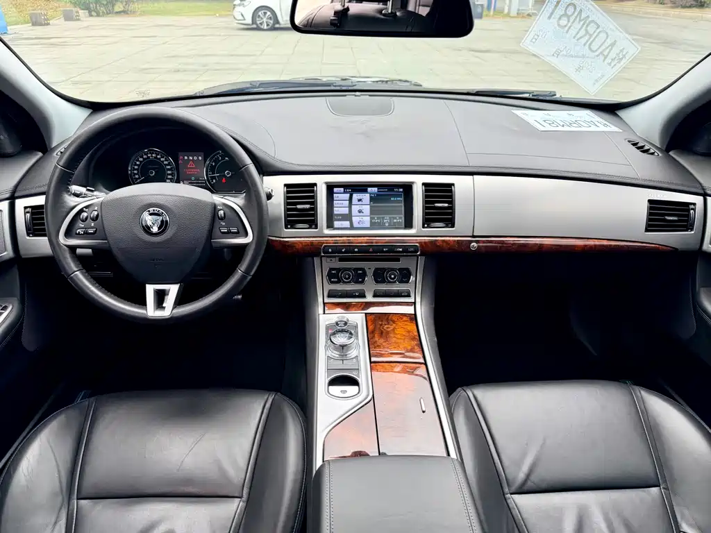 Jaguar Jaguar XF 2015 XF 2.0T Luxury Edition 2014 - thumbnail 9