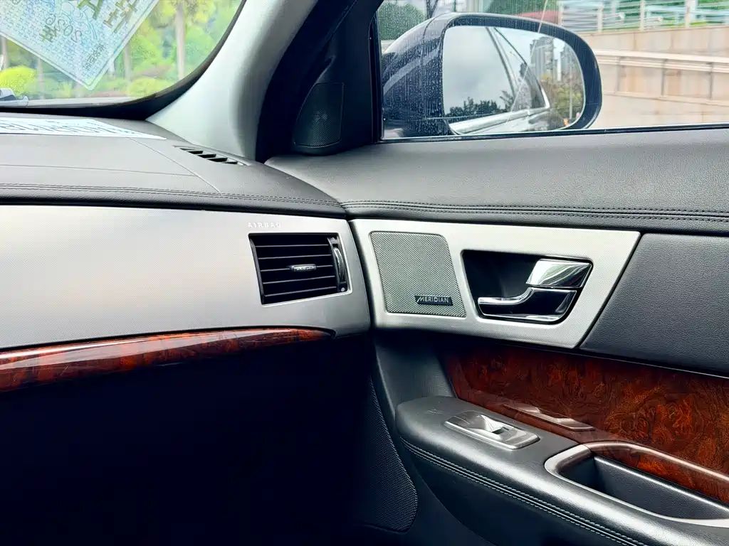 Jaguar Jaguar XF 2015 XF 2.0T Luxury Edition 2014 - thumbnail 13