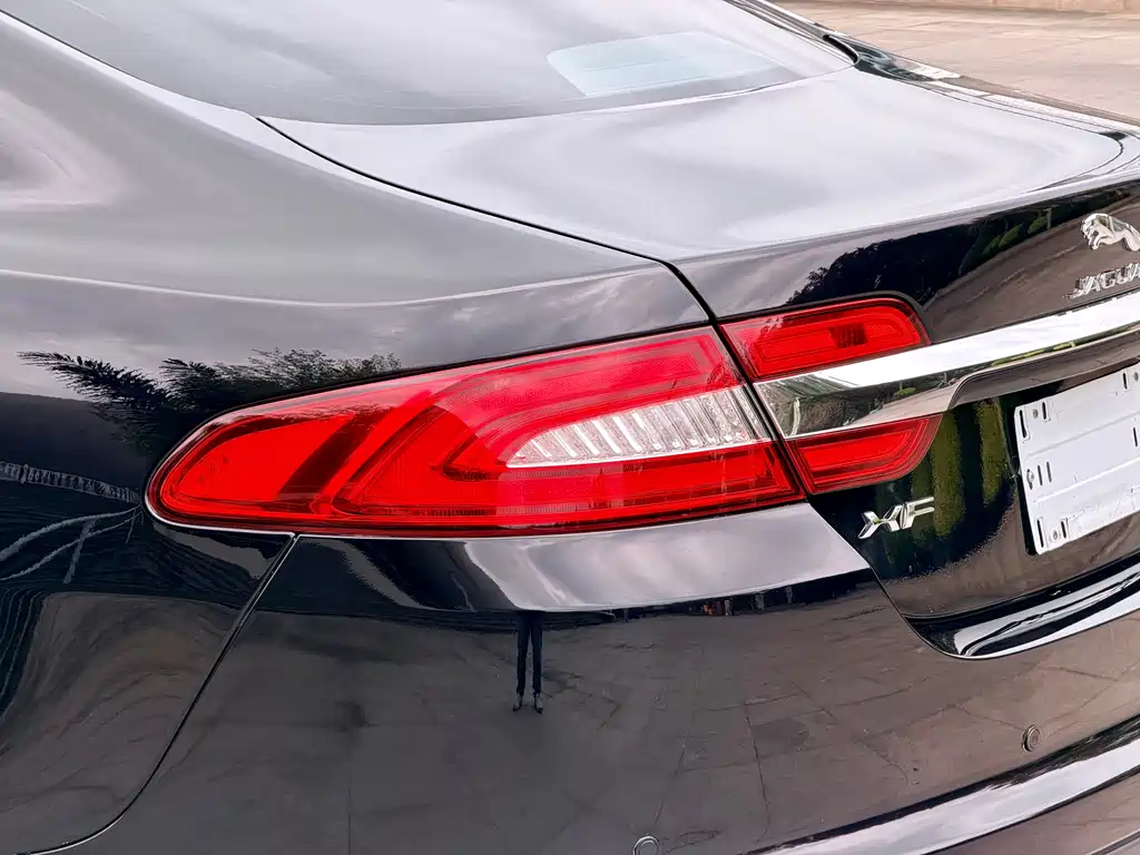 Jaguar Jaguar XF 2015 XF 2.0T Luxury Edition 2014 - thumbnail 15