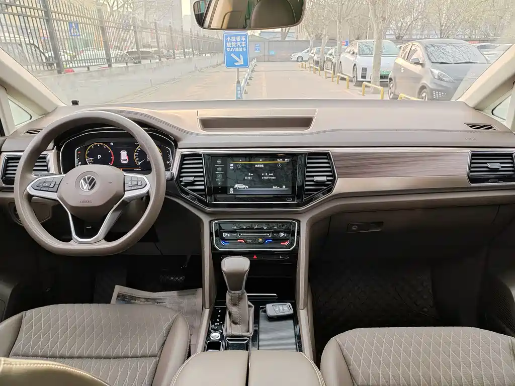 Volkswagen Viloran 2020 330TSI Business Edition 2021 - thumbnail 7