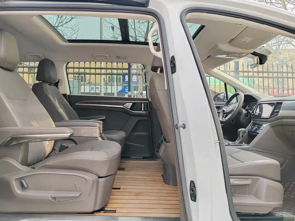 Volkswagen Viloran 2020 330TSI Business Edition 2021 - thumbnail 8