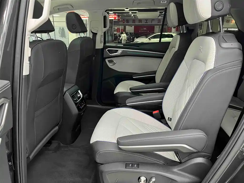 Volkswagen Landscape 2026 450TSI AWD Flagship 6-seater 2025 - thumbnail 14
