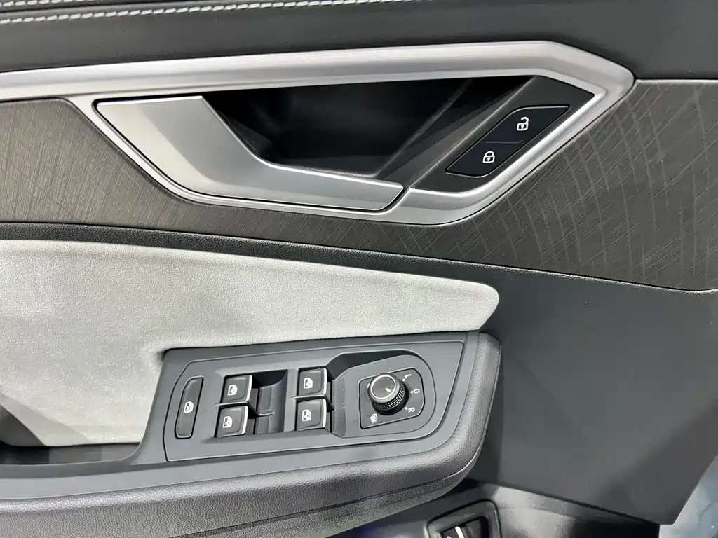 Volkswagen Landscape 2026 450TSI AWD Flagship 6-seater 2025 - thumbnail 17