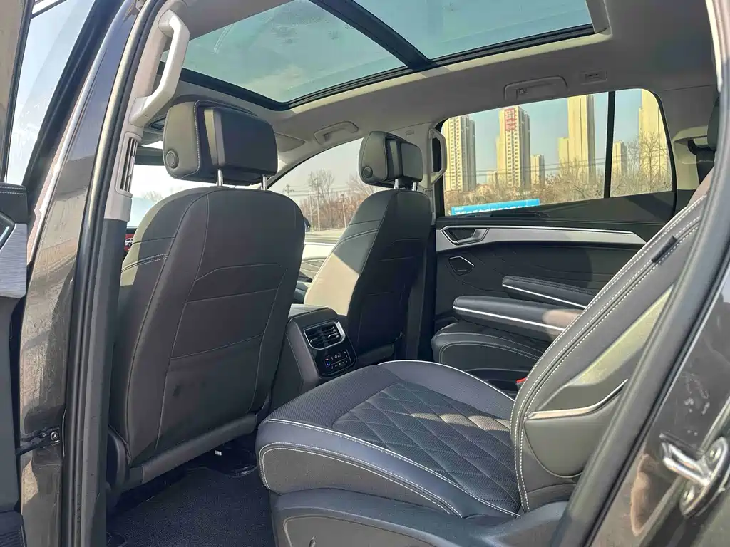 Volkswagen Landscape 2023 Facelift 530TSI AWD Flagship Victory Pro 6-Seat 2024 - thumbnail 5