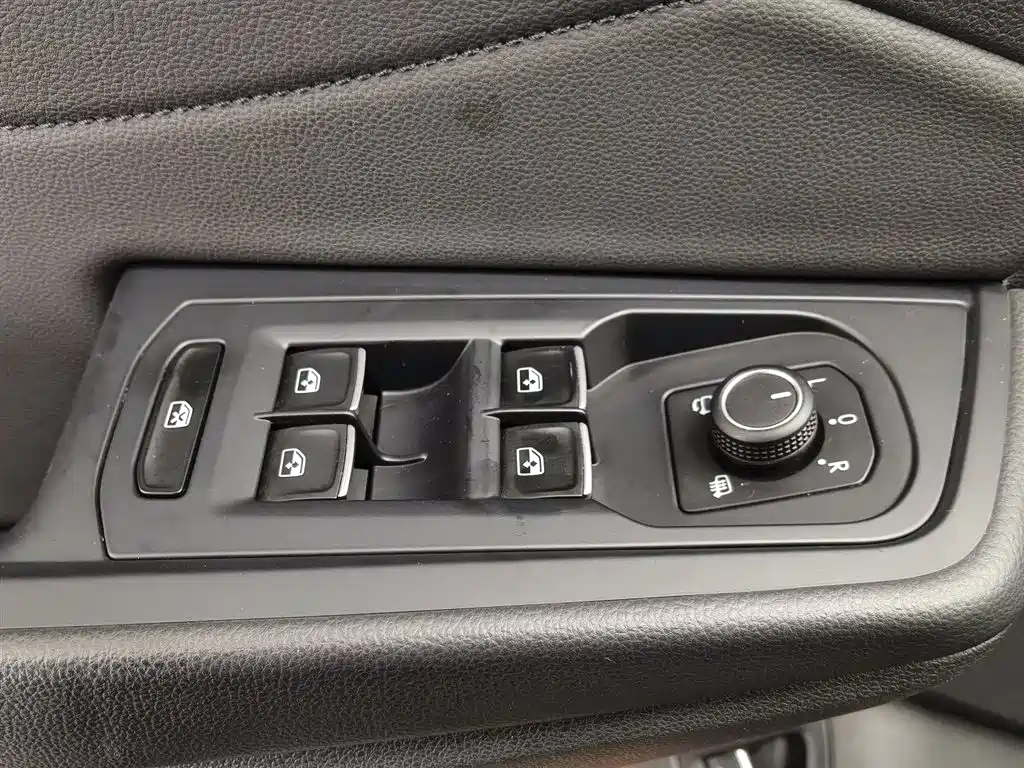 Volkswagen Landscape 2023 Facelift 380TSI AWD Luxury Jiajing Pro 7 Seat 2023 - thumbnail 9