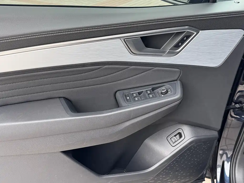Volkswagen Landscape 2023 Facelift 380TSI AWD Luxury Jiajing Pro 6-Seat 2023 - thumbnail 7