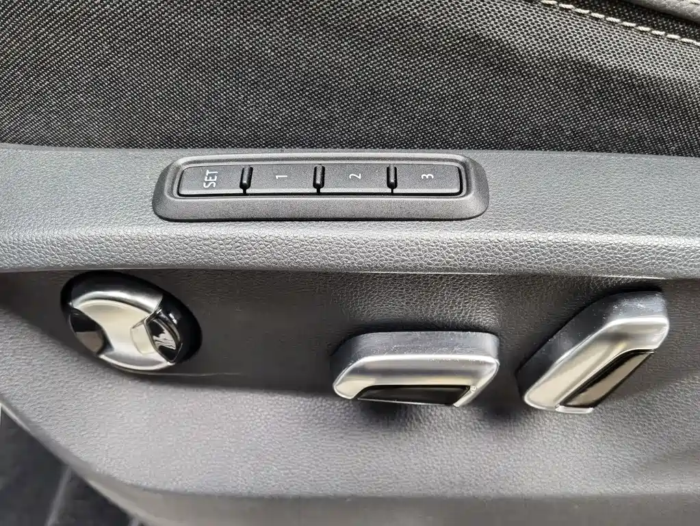 Volkswagen Landscape 2022 380TSI AWD Luxury Jiajing Pro 6-seater 2023 - thumbnail 14