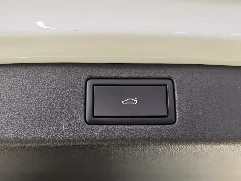 Volkswagen Landscape 2022 380TSI AWD Luxury Jiajing Pro 6-seater 2023 - thumbnail 16