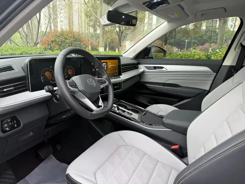 Volkswagen Lantu 2023 330TSI Luxury Xunyi Edition 2023 - thumbnail 3
