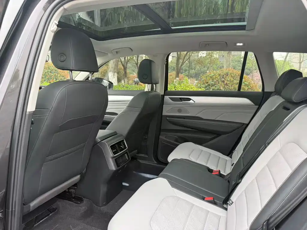 Volkswagen Lantu 2023 330TSI Luxury Xunyi Edition 2023 - thumbnail 4