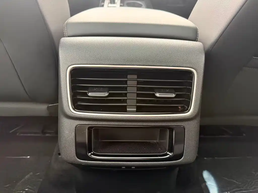 Volkswagen Lantu 2023 330TSI Luxury Xunyi Edition 2023 - thumbnail 10