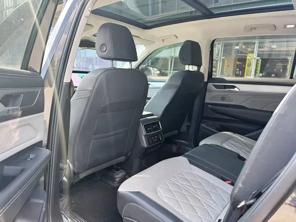 Volkswagen Lantu 2023 380TSI AWD R-Line Touring Edition 2023 - thumbnail 7