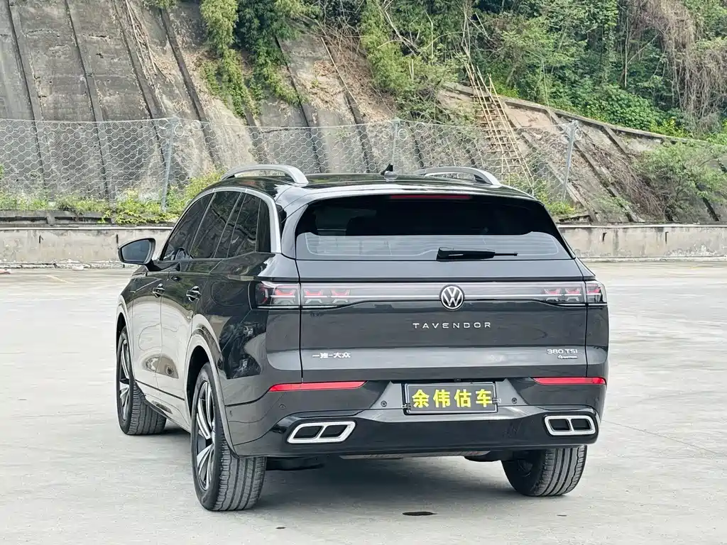 Volkswagen Lantu 2023 380TSI AWD R-Line Touring Edition 2023 - thumbnail 4