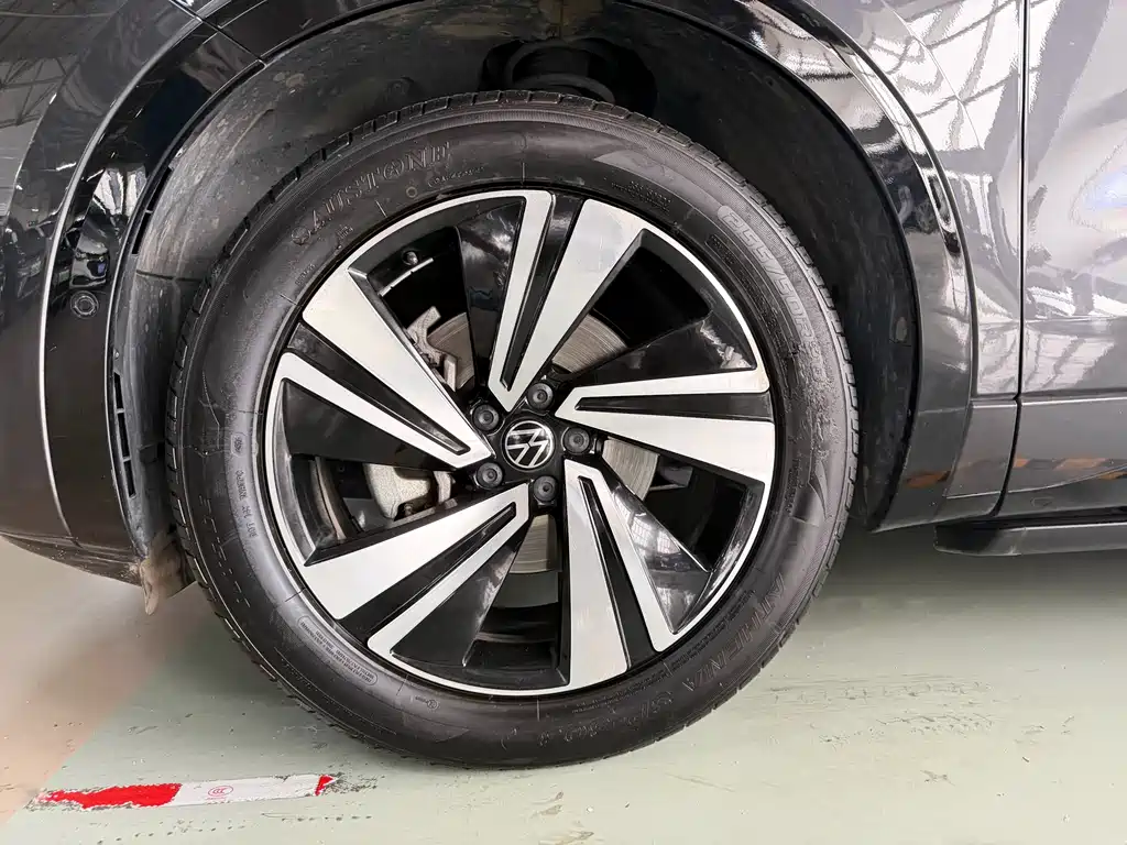 Volkswagen Lantu 2023 380TSI AWD R-Line Touring Edition 2023 - thumbnail 8