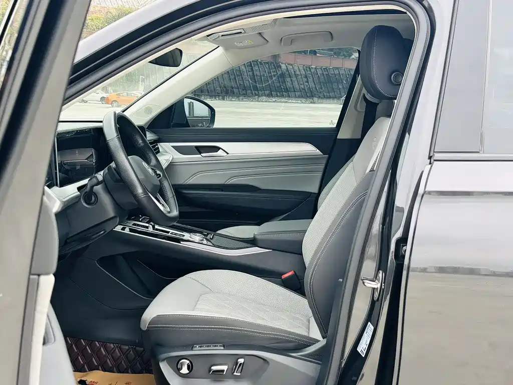 Volkswagen Lantu 2023 380TSI AWD R-Line Touring Edition 2023 - thumbnail 7