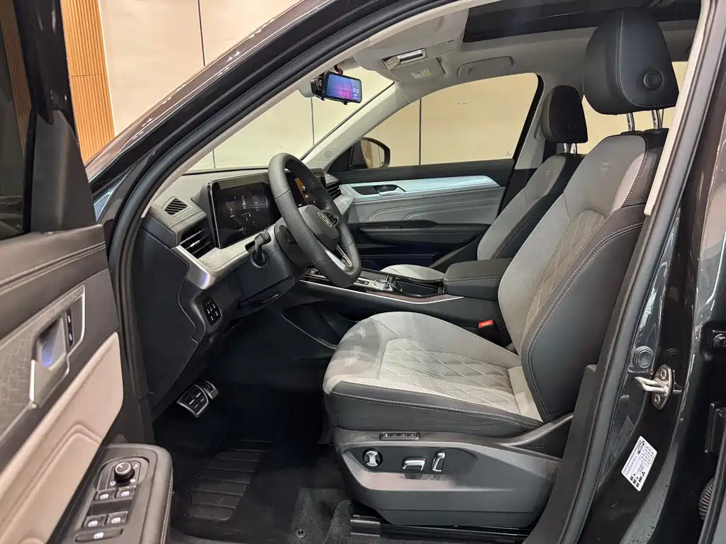 Volkswagen Lantu 2023 380TSI AWD R-Line Touring Edition 2023 - thumbnail 5