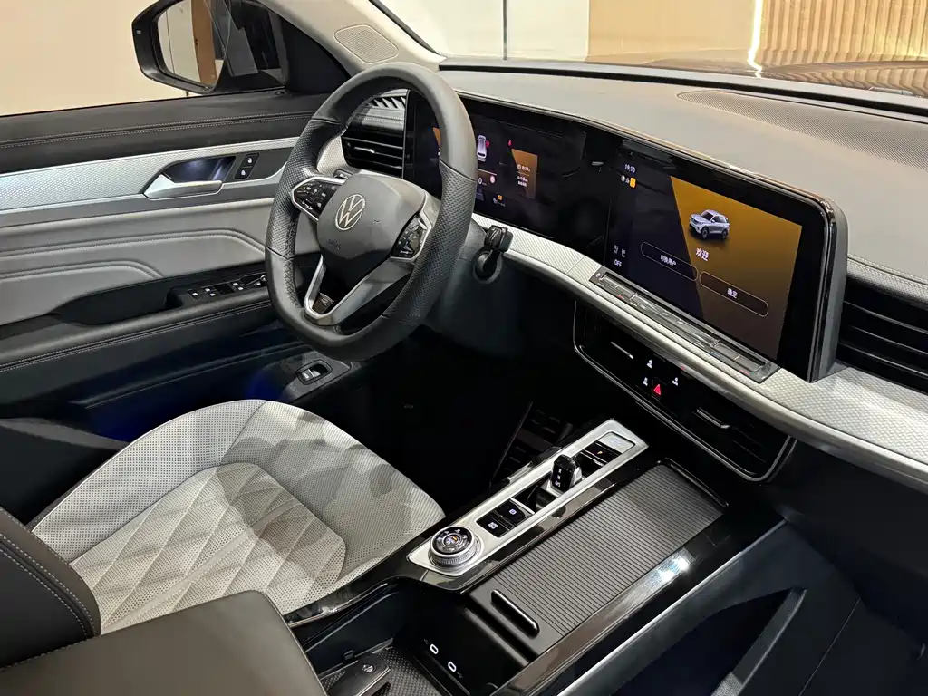 Volkswagen Lantu 2023 380TSI AWD R-Line Touring Edition 2023 - thumbnail 10
