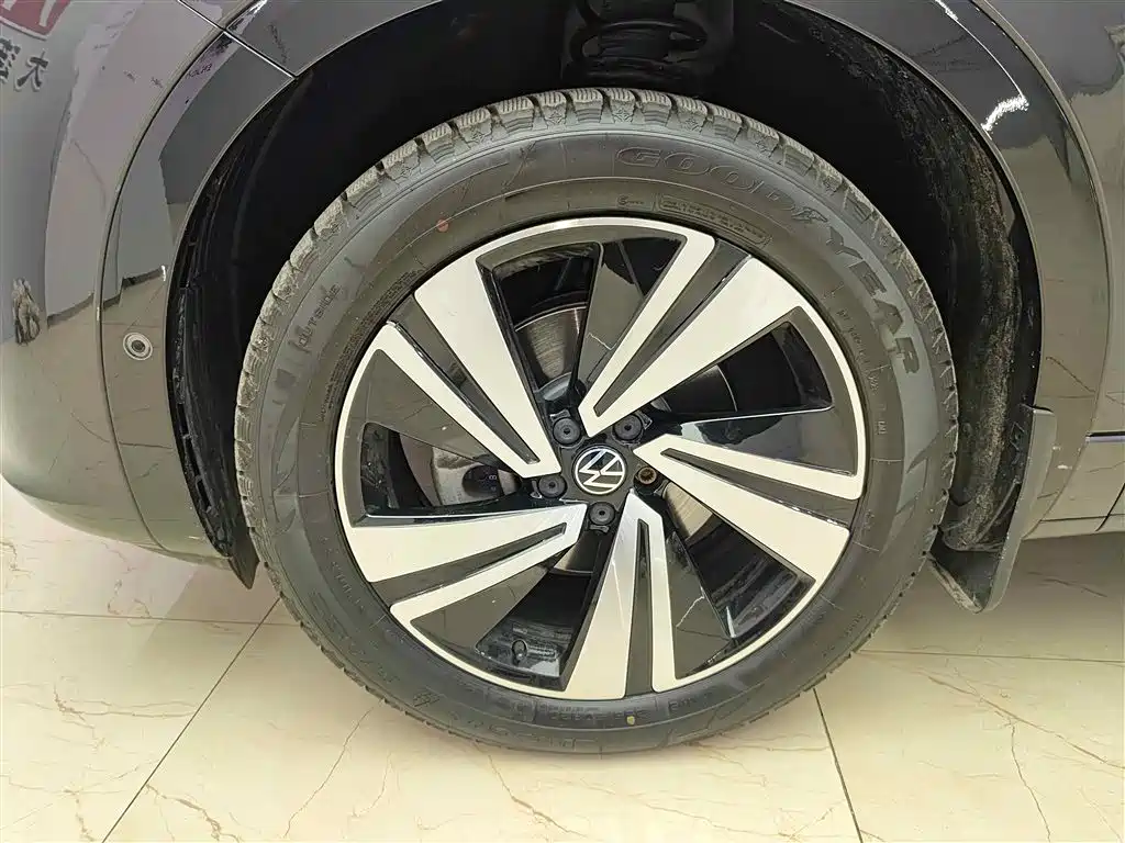 Volkswagen Lantu 2023 380TSI AWD R-Line Touring Edition 2023 - thumbnail 8