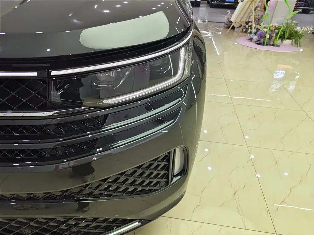 Volkswagen Lantu 2023 380TSI AWD R-Line Touring Edition 2023 - thumbnail 9
