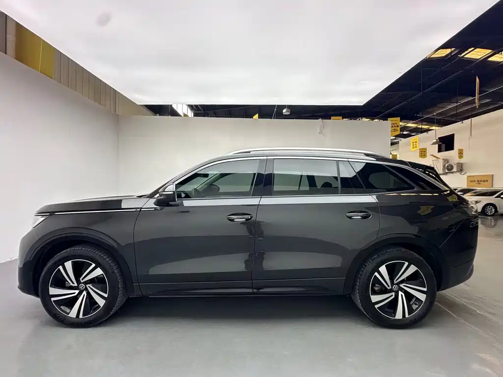 Volkswagen Lantu 2023 380TSI AWD R-Line Touring Edition 2023 - thumbnail 3