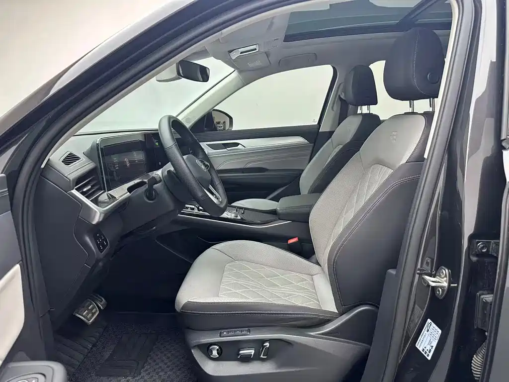 Volkswagen Lantu 2023 380TSI AWD R-Line Touring Edition 2023 - thumbnail 5