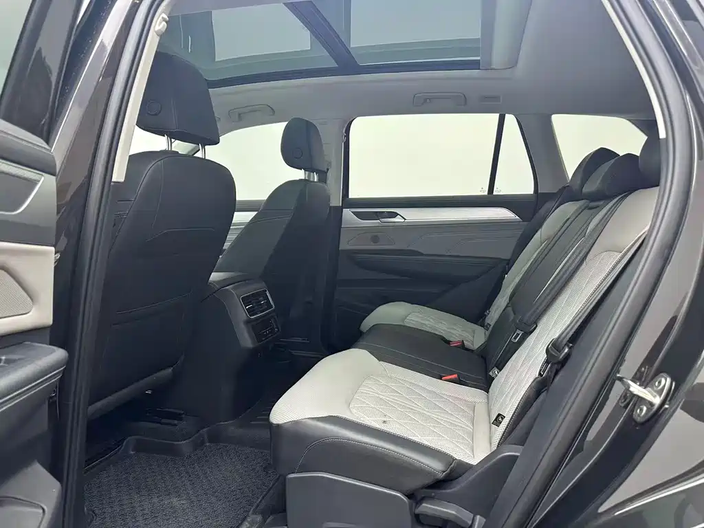 Volkswagen Lantu 2023 380TSI AWD R-Line Touring Edition 2023 - thumbnail 6