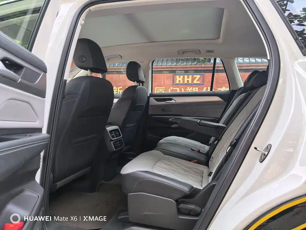 Volkswagen Lantu 2023 380TSI AWD R-Line Touring Edition 2023 - thumbnail 5