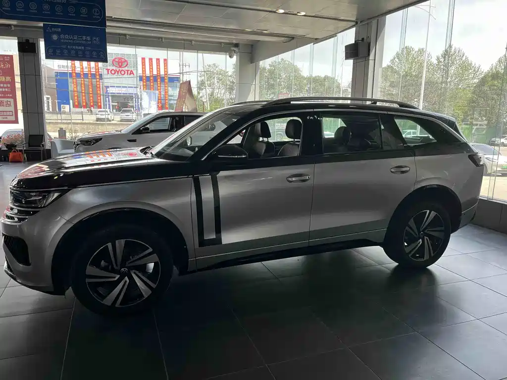 Volkswagen Lantu 2023 380TSI AWD R-Line Touring Edition 2023 - thumbnail 2