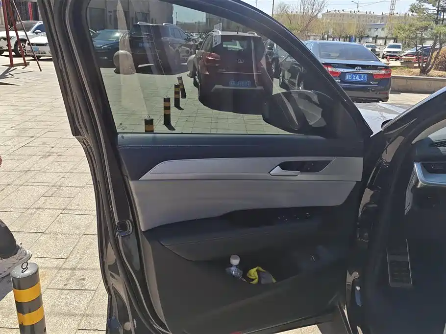 Volkswagen Lantu 2023 380TSI AWD R-Line Touring Edition 2023 - thumbnail 6
