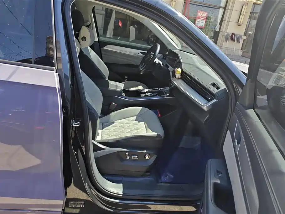 Volkswagen Lantu 2023 380TSI AWD R-Line Touring Edition 2023 - thumbnail 7