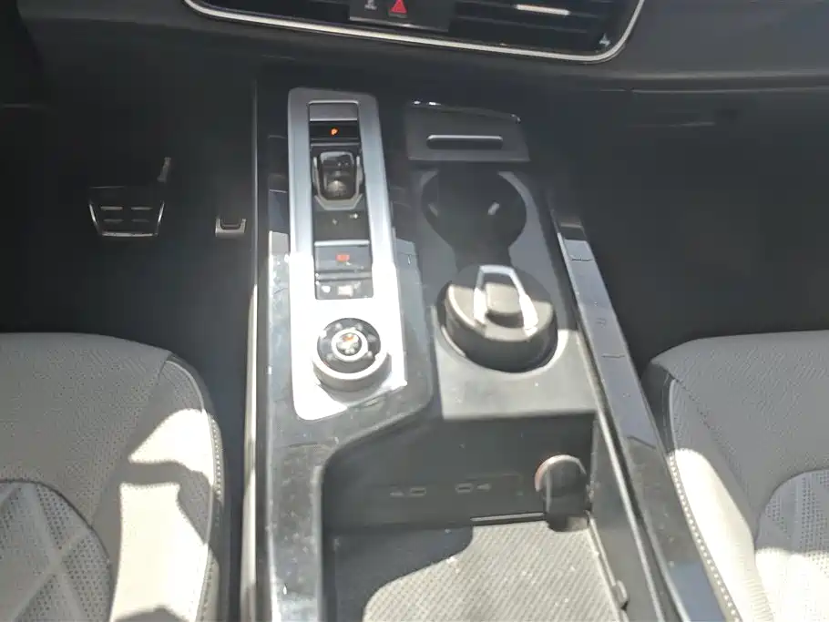 Volkswagen Lantu 2023 380TSI AWD R-Line Touring Edition 2023 - thumbnail 15