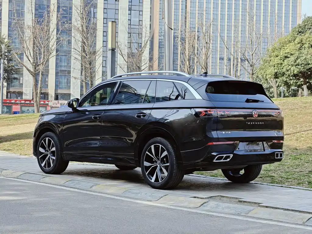 Volkswagen Lantu 2023 380TSI AWD R-Line Edition 2024 - thumbnail 5
