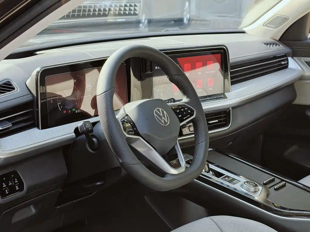 Volkswagen Lantu 2023 380TSI AWD R-Line Edition 2024 - thumbnail 7